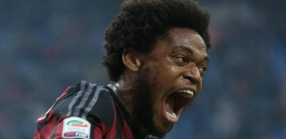 Após acordo frustrado, Luiz Adriano volta a ficar na mira do futebol chinês
