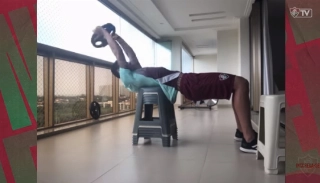 Atletas tricolores seguem treinando em seus domicílios.Foto: FluTV