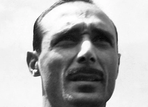 Pav&atilde;o  - Ex-zagueiro-central do Flamengo e Santos