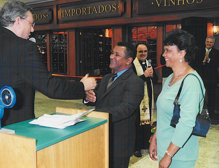 Guga Rocha ensina como fazer o tradicional frango xadrez 