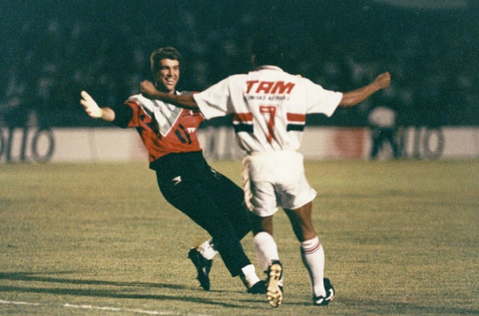 Müller e Zetti comemoram gol do São Paulo, contra o Flamengo, na final da Supercopa, no estádio do Morumbi 