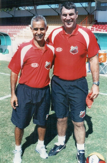 Wanilton Zambroti (preparador físico) e Zetti, em 2004, quando ambos trabalhavam no Ituano, equipe do interior de São Paulo. Foto: arquivo pessoal de Wanilton Zambroti