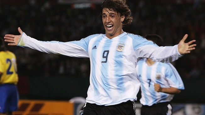 Em 2005, Crespo marcou pela Argentina durante as eliminatórias para a Copa do Mundo de 2006. Foto: Reprodução/FIFA.com