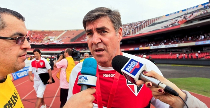 Em junho de 2012, Zetti concede entrevista ao repórter Anderson Cheni. Atrás, aparece Raí, também ídolo do São Paulo Futebol Clube. Foto: VIPCOMM