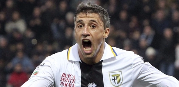 Crespo vibra com mais um gola anotado por ele com a camisa do Parma. Foto: UOL