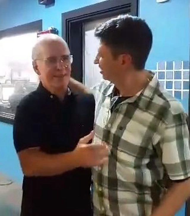 Mário Sérgio e Rogério Micheletti em 2016 na Rádio Estadão. Foto: arquivo pessoal de Rogério Micheletti