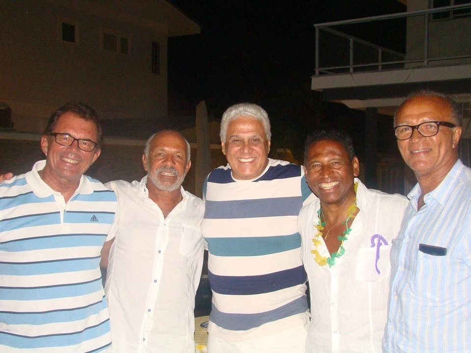 Só craques: Toninho (ex-Inter), Júnior, Roberto Dinamite, Sergio Ramírez e Jaime de Almeida