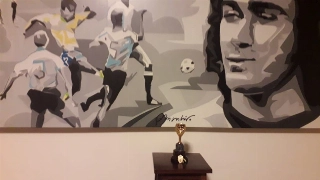 O artista Paulo Cosentino presenteou Clodoaldo com belíssimo quadro que retrata seu gol contra o Uruguai 