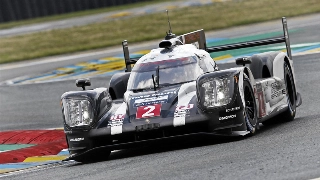 O #2 assumiu a liderança quando restavam seis minutos para o término da prova. Foto: Porsche / Divulgação