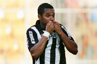 Robinho &eacute; um jogador experiente e sabe que na Vila, mesmo jogando mal, sempre seria aplaudido de p&eacute;