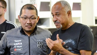 Roberto Nishimura, coordenador médico do clube, e o presidente Tiãozinho. Foto: Divulgação / Ponte Preta