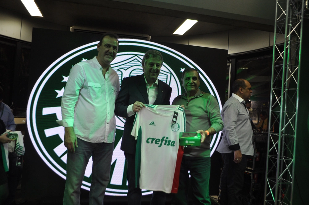 Em 26 de setembro de 2015, na festa de veteranos do Palmeiras, no restaurante do clube. Da esquerda para a direita: Roberto Silva, Bentivegna e Paulo Nobre. Foto: Marcos Júnior/Portal TT