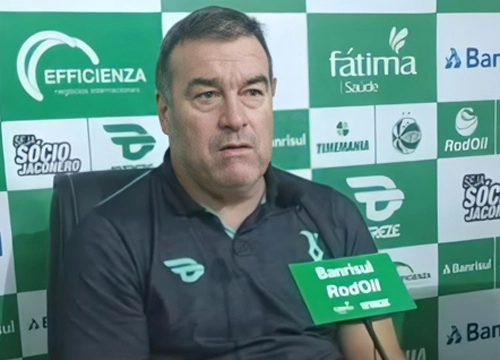 Pintado - Ex-volante, hoje treinador 