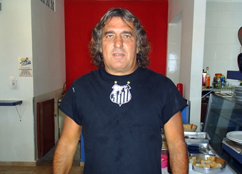 Pitico  - Ex-meio-campo do Santos