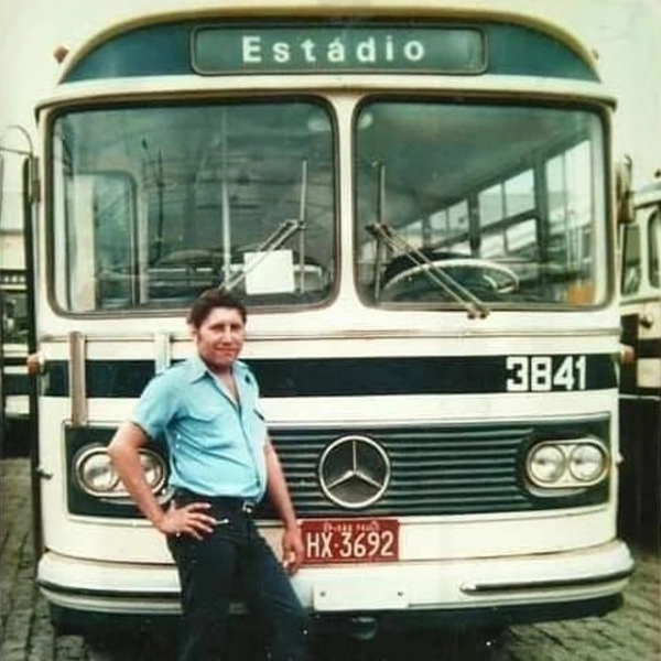A CMTC disponibilizava ônibus gratuitos para os torcedores aos estádios do Morumbi e Pacaembu nas décadas de 1970 e 1980, a partir da região central da cidade (Anhangabaú e Av. Ipiranga. Foto: Reprodução