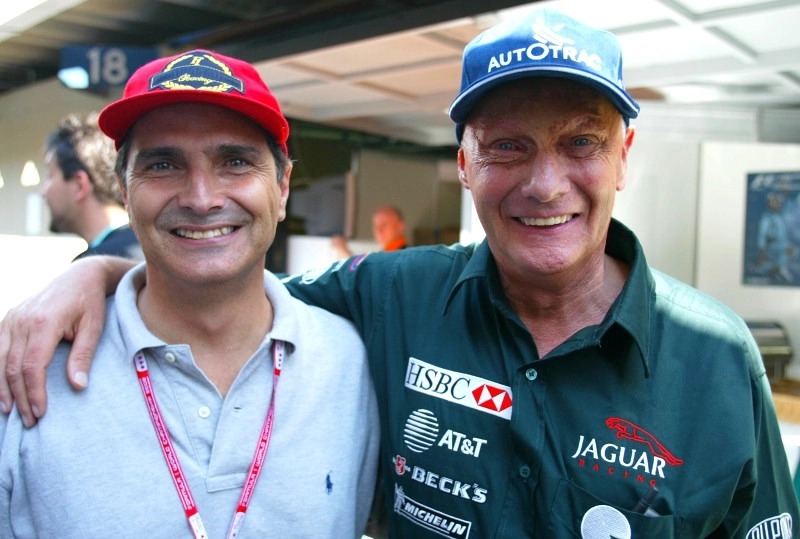 Outra bela imagem dos amigos Nelson Piquet e Nik Lauda, em 2002. Foto: Divulgação