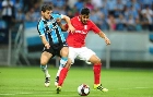 Grêmio quase perde o Gre-Nal, mas sai inteiro de campo para estrear na Libertadores