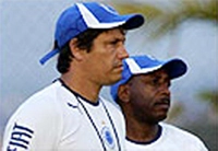 O técnico Adílson Batista e seu auxiliar Ivair no Cruzeiro em 2008