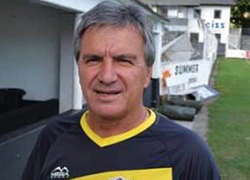 Tonho Gil  - Ex-meio-campista do Inter, Gr&ecirc;mio e S&atilde;o Jos&eacute; 