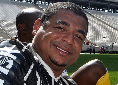 Vampeta  - Ex-volante do Corinthians e Vit&oacute;ria