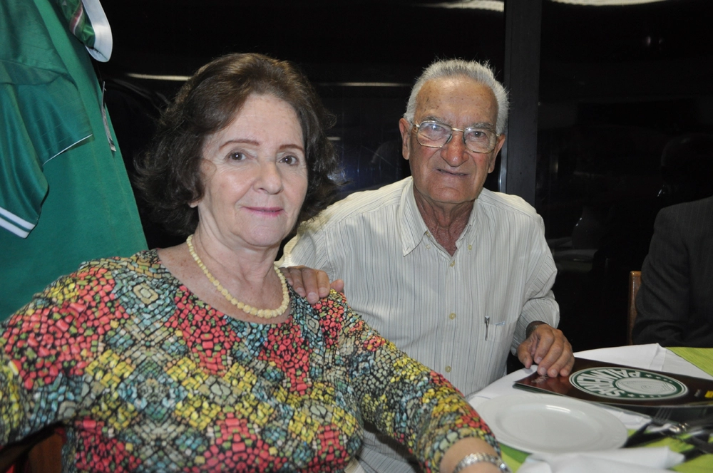 O casal Maria Helena e Dudu em 26 de setembro de 2015, na festa de veteranos do Palmeiras, no restaurante do clube. Foto: Marcos Júnior/Portal TT