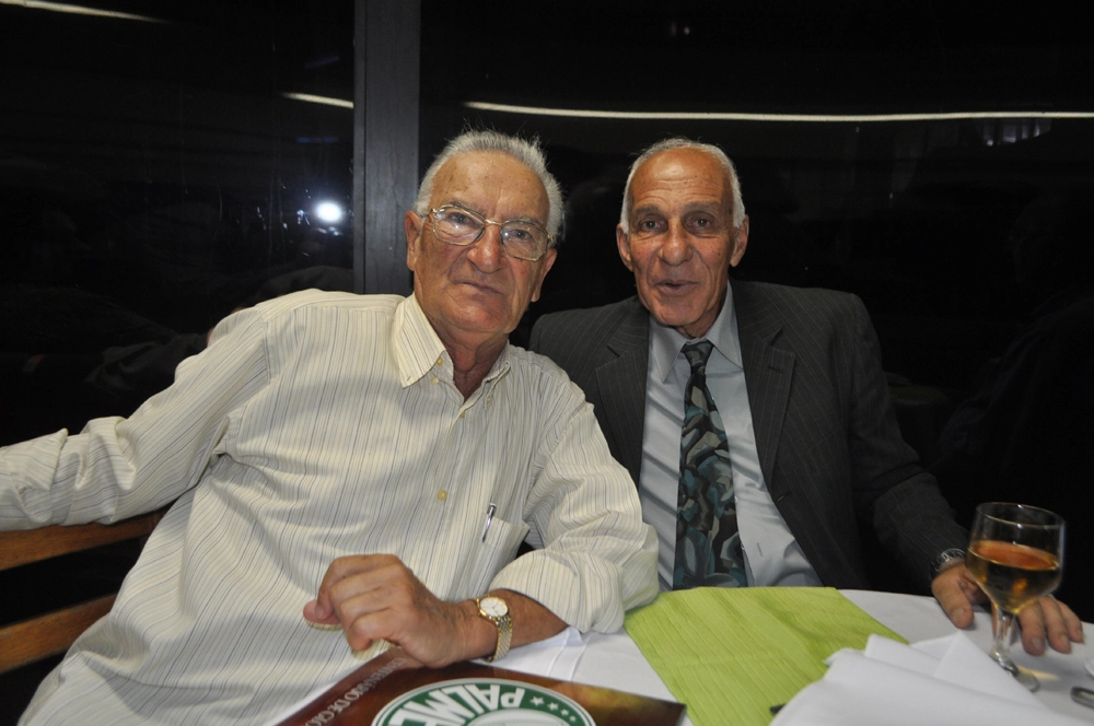 Dudu e Alfredo Mostarda em 26 de setembro de 2015, na festa de veteranos do Palmeiras, no restaurante do clube. Foto: Marcos Júnior/Portal TT