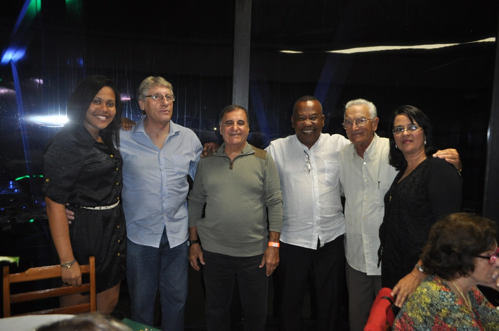Em 26 de setembro de 2015, na festa de veteranos do Palmeiras, no restaurante do clube. Acompanhados de familiares, Mário Motta, Bentivegna, Reinaldo Lapão e Dudu. Foto: Marcos Júnior/Portal TT