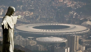 Futebol moderno naufraga no Brasil