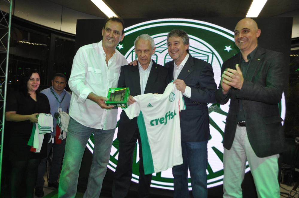 Em 26 de setembro de 2015, na festa de veteranos do Palmeiras, no restaurante do clube. Roberto Silva, Mexicano, Paulo Nobre e Maurício Galiotte. Foto: Marcos Júnior/Portal TT