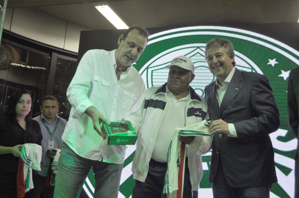 Em 26 de setembro de 2015, na festa de veteranos do Palmeiras, no restaurante do clube. Roberto Silva, Bececê e Paulo Nobre. Foto: Marcos Júnior/Portal TT