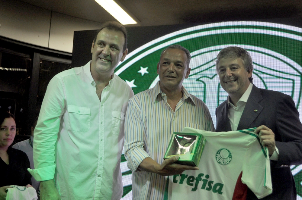 Em 26 de setembro de 2015, na festa de veteranos do Palmeiras, no restaurante do clube. Da esquerda para a direita: Roberto Silva, Mariovaldo e Paulo Nobre. Foto: Marcos Júnior/Portal TT