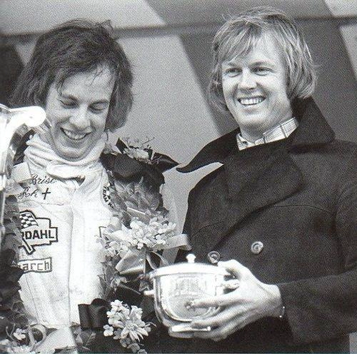 Ambos já falecidos: o britânico Tony Brise e o sueco Ronnie Peterson, em 1975. Foto: Divulgação