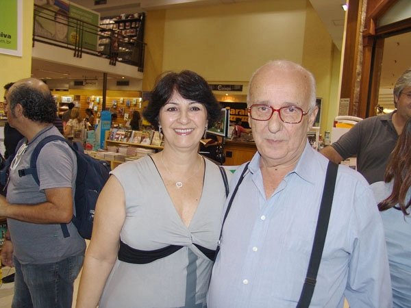 Bird Clemente e sua esposa Luiza, na noite de 14 de março de 2011, para o lançamento do Anuário AutoMotor, de Reginaldo Leme, no Shopping Eldorado (Saraiva Mega Store). Foto: Marcos Júnior/Portal TT