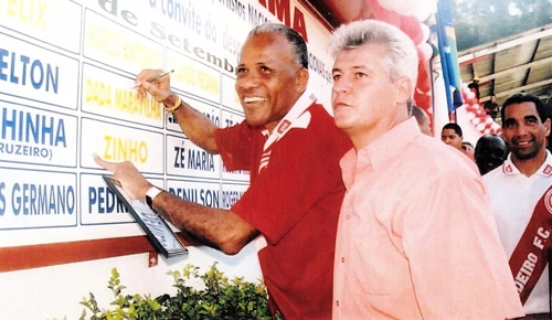 No dia 27 de março de 2005, o Cordeiro FC, da cidade de Cordeiro, no interior do Rio de Janeiro, inaugurou em seu estádio o 