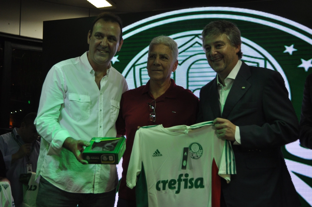 Em 26 de setembro de 2015, na festa de veteranos do Palmeiras, no restaurante do clube. Da esquerda para a direita: Roberto Silva, João Carlos e Paulo Nobre. Foto: Marcos Júnior/Portal TT