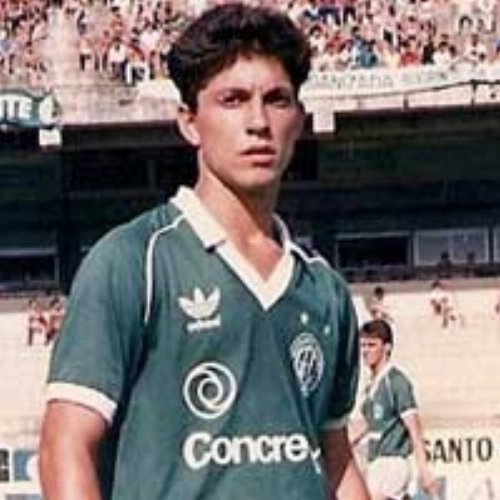 Valmir Furlani  - Ex-lateral-direito do Guarani e Bahia