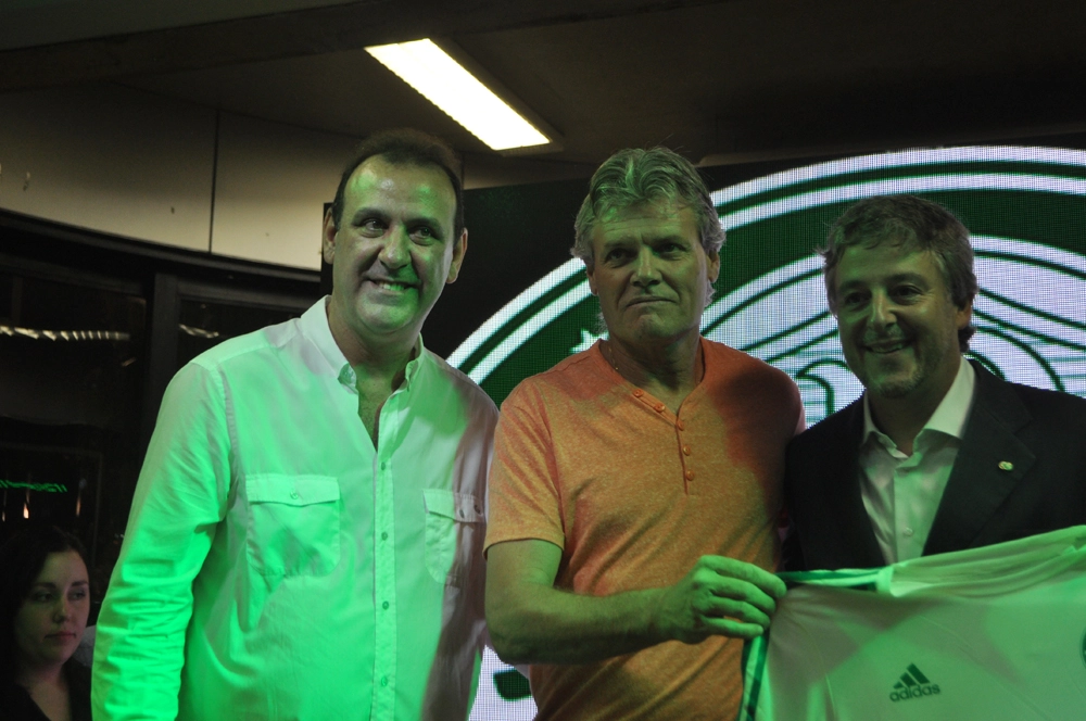 Em 26 de setembro de 2015, na festa de veteranos do Palmeiras, no restaurante do clube. Da esquerda para a direita: Roberto Silva, Reinaldo Xavier e Paulo Nobre. Foto: Marcos Júnior/Portal TT