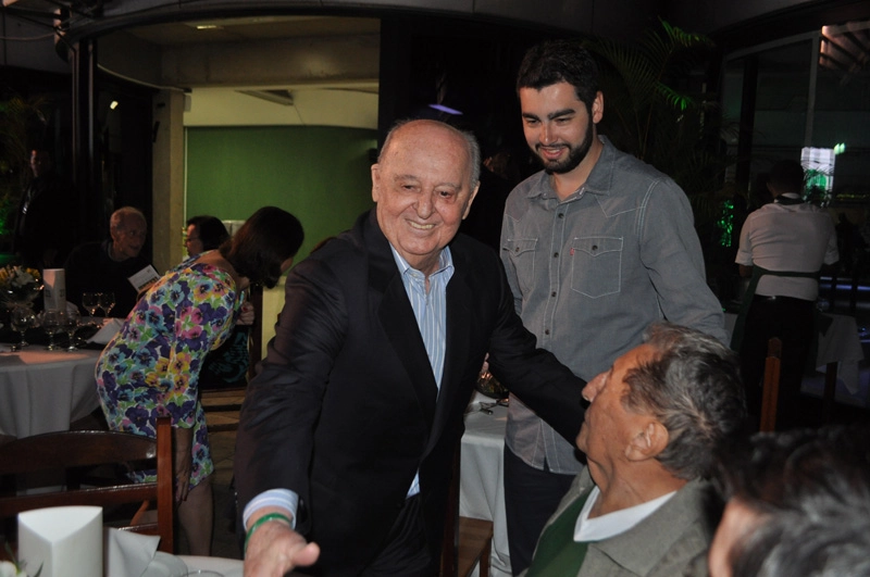 Rubens Minelli e o neto Bruno chegando para a festa em homenagem aos ex-jogadores do Palmeiras, em 23 de setembro de 2016, no Palestra Itália. Foto: Marcos Júnior Micheletti/Portal TT