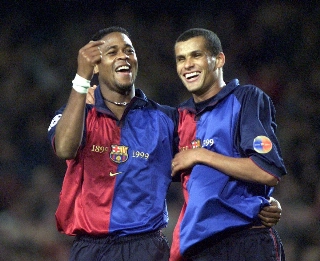 Kluivert e Rivaldo em 1999. Foto: Divulgação