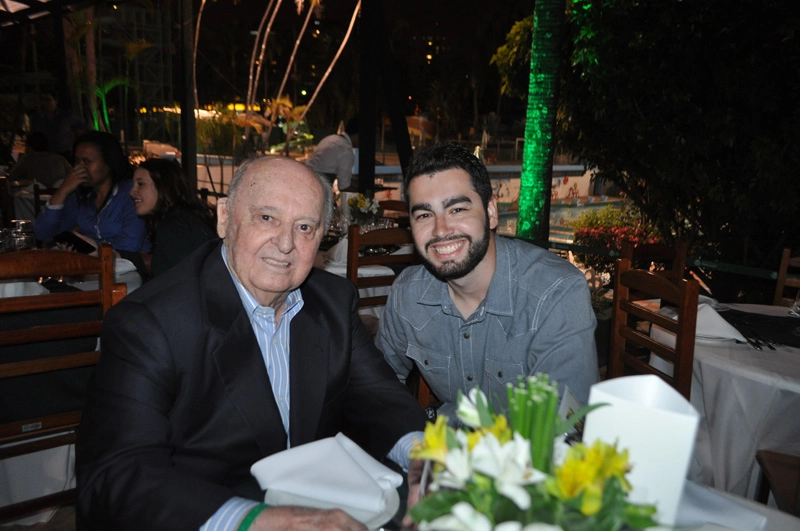 Rubens Minelli e o neto Bruno na festa em homenagem aos ex-jogadores do Palmeiras, em 23 de setembro de 2016, no Palestra Itália. Foto: Marcos Júnior Micheletti/Portal TT