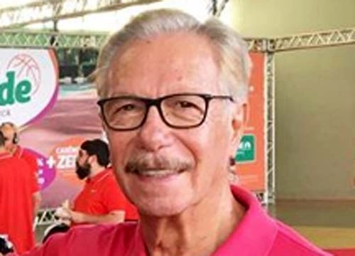 Hélio Rubens  - Ex-jogador e atualmente treinador de basquete