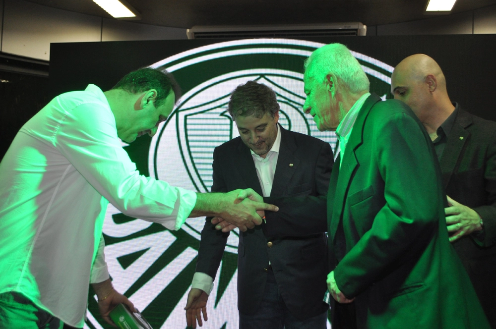 Em 26 de setembro de 2015, na festa de veteranos do Palmeiras, no restaurante do clube. Roberto Silva, Paulo Nobre, Chicão e Maurício Galiotte. Foto: Marcos Júnior/Portal TT