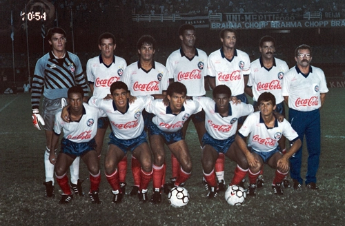 Em pé: Chico, Mailson, Gléber, Jorginho (irmão de Júnior Baiano), Paulo Rodrígues e Vágner Basílio. Agachados: Naldinho, Delacir, Charles, Luís Henrique e Gil