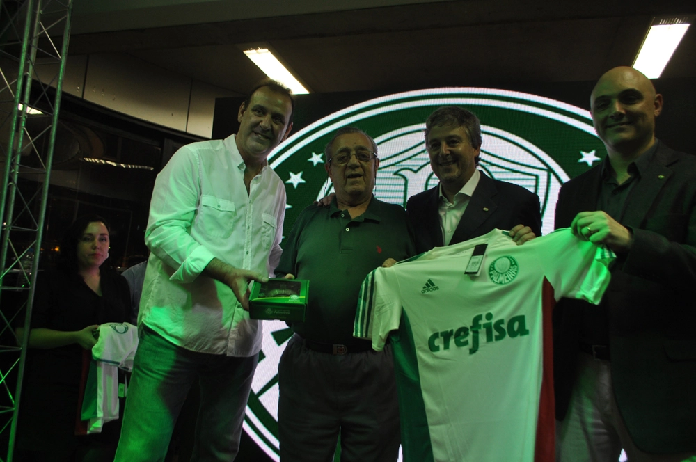 Em 26 de setembro de 2015, na festa de veteranos do Palmeiras, no restaurante do clube. Roberto Silva, Orfeu, Paulo Nobre e Maurício Galiotte. Foto: Marcos Júnior/Portal TT