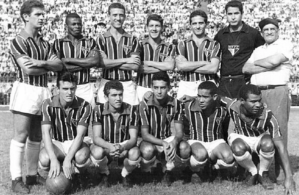 Em pé: De Sordi, Deleu, Leal, Roberto Dias, Riberto, Glauco e Serrone (mordomo). Agachados: Nondas, Prado, Cido, Baiano e Canhoteiro