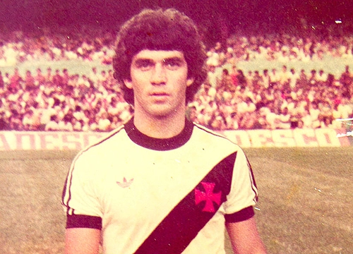 Katinha   - Ex-ponta do Vasco, Ava&iacute; e Atl&eacute;tico-PR