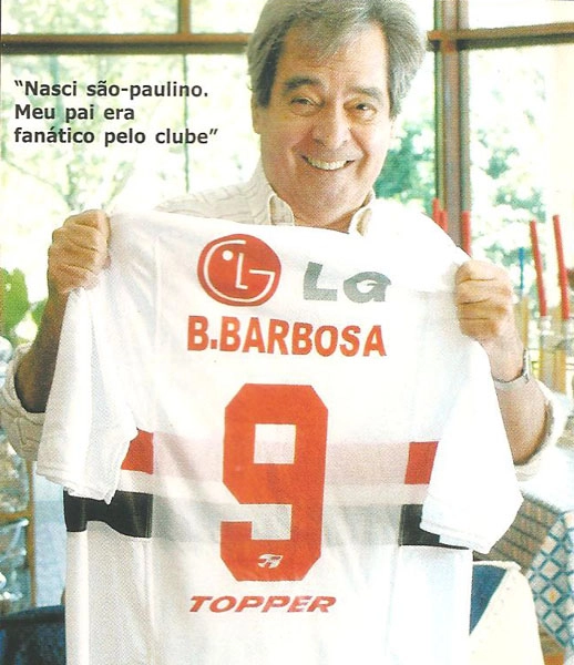 Paixão pelo São Paulo em sua camisa personalizada. Foto: Marcos Alves/Revista Oficial do SãoPaulo Futebol Clube