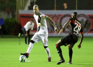 Vasco cai diante do Vitória e sofre 4ª derrota seguida no Brasileiro