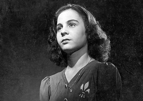 Essa é Wilma Bentivegna, prima do ex-jogador Bentivegna, do Palmeiras, e cantora-ídolo de Paulo Roberto 