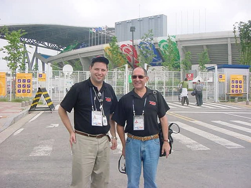 Eduardo Castro e José Silvério, antes de uma das narrações dos jogos do Brasil em 2002.